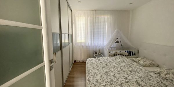 Rekonštrukcia, rekonštrukcia bytu Trnava, obklady, kúpeľňa, stavaný nábytok, Hlohovec, Piešťany, Leopoldov, Sereď