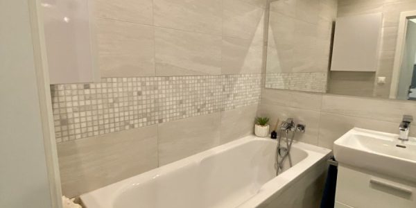 Rekonštrukcia, rekonštrukcia bytu Trnava, obklady, kúpeľňa, stavaný nábytok, Hlohovec, Piešťany, Leopoldov, Sereď