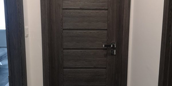 Interiérové dvere, rámové dvere, kľučka, sivé dvere, erkado, milla, jaseň grafit