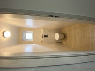 VONKAJŠIE ŽALÚZIE, NOVOSTAVBA, VINYL, VINYLOVÁ PODLAHA, BIELE DVERE, DIZAJN, PODLAHA, SCHODISKO, DVERE, EXTERIÉR, TIENIACA TECHNIKA, TIENENIE, TRNAVA, NITRA, HLOHOVEC, PIEŠŤANY, SEREĎ, SLOVENSKO