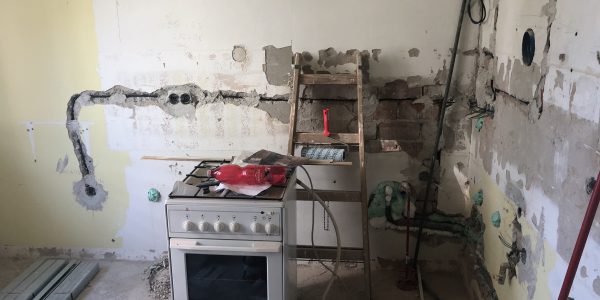 Rekonštrukcia kuchyne, REKOMPLETT Trnava, dvere, podlahy