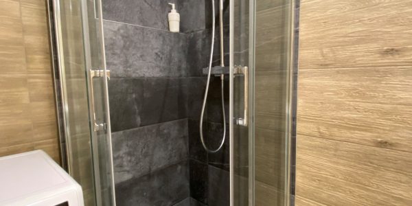 Rekonštrukcia kúpeľne, REKOMPLETT Trnava, dvere, podlahy, dlažba