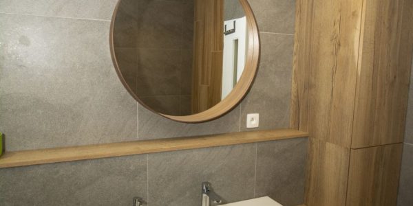 realizácie, dokončenie rodinného domu, dodávka a montáž, podlahy, interiérové dvere, kuchynská linka, kúpeľňové skrinky, obklad, dlažby, Rekomplett Trnava