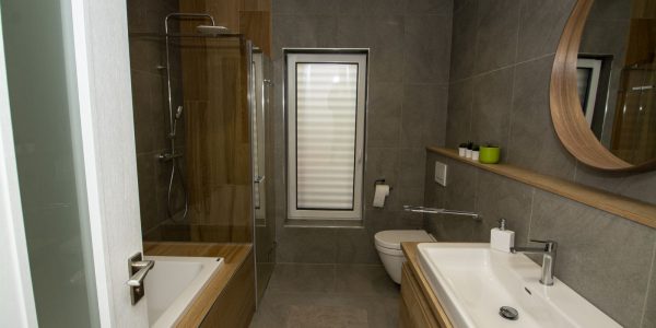 realizácie, dokončenie rodinného domu, dodávka a montáž, podlahy, interiérové dvere, kuchynská linka, kúpeľňové skrinky, obklad, dlažby, Rekomplett Trnava