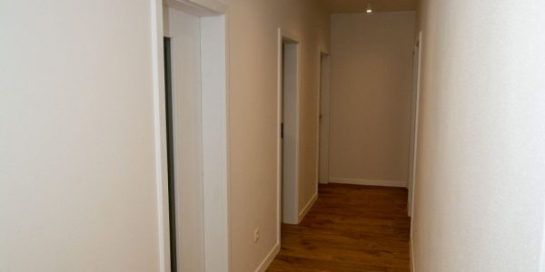 realizácie, dokončenie rodinného domu, dodávka a montáž, podlahy, interiérové dvere, kuchynská linka, kúpeľňové skrinky, obklad, dlažby, Rekomplett Trnava