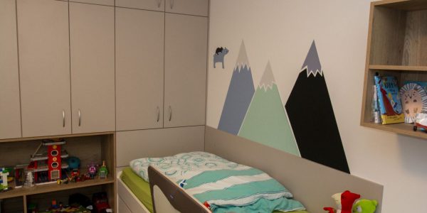 realizácie, dokončenie rodinného domu, dodávka a montáž, podlahy, interiérové dvere, kuchynská linka, kúpeľňové skrinky, obklad, dlažby, Rekomplett Trnava