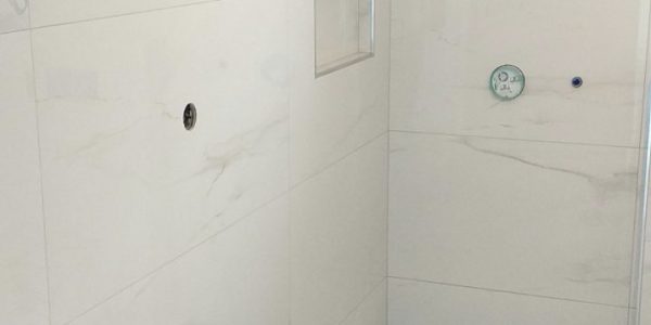 obkladanie, obklady, kupelna, rekonštrukcie, prerábky, rekomplett, trnava, toaleta