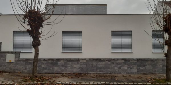 BIOKLIMATICKÁ PERGOLA ARTOSI A VONKAJŠIE ŽALÚZIE ZETTA 90