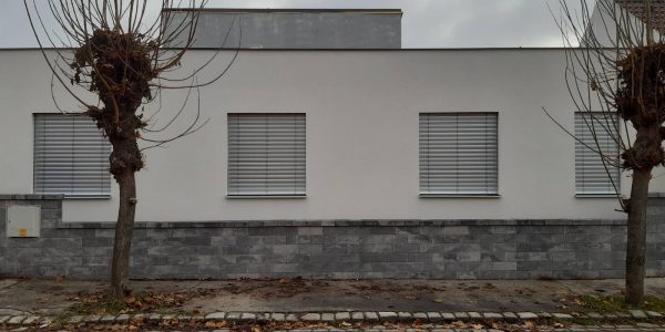 BIOKLIMATICKÁ PERGOLA ARTOSI A VONKAJŠIE ŽALÚZIE ZETTA 90