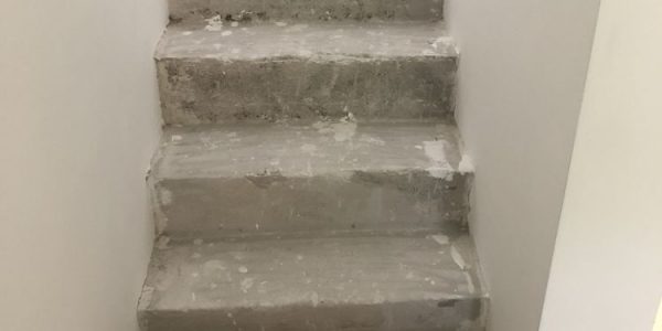 rekonštrukcie bytov a domov, rekomplett, trnava, dodávka a montáž, schody, schodisko na mieru