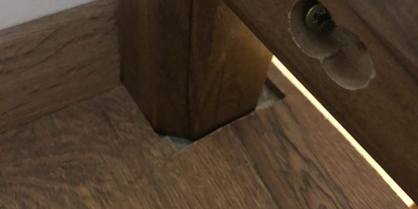 schody, schody na mieru, schodisko na mieru, samonosne schody, realizacia schodiska, sklenené zabradlie, kovové zábradlie, rekomplett, trnava, rekonštrukcia bytu