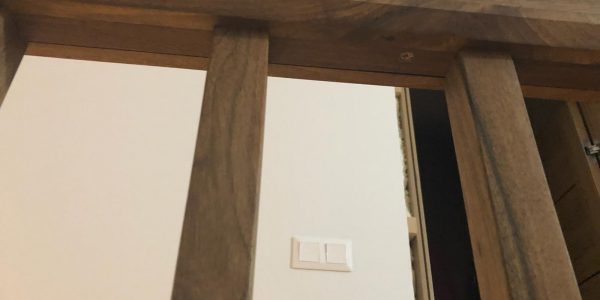 schody, schody na mieru, schodisko na mieru, samonosne schody, realizacia schodiska, sklenené zabradlie, kovové zábradlie, rekomplett, trnava, rekonštrukcia bytu