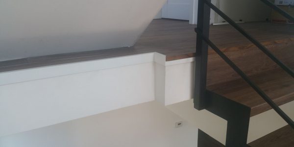 samonosné schodisko, realizácie, schody, schody na mieru, schodisko na mieru, samonosne schody, realizacia schodiska, sklenené zabradlie, kovové zábradlie, rekomplett, trnava, rekonštrukcia bytu