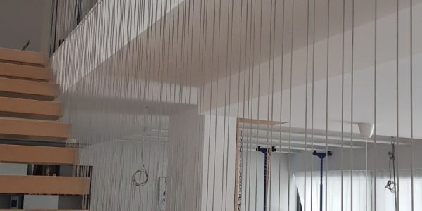 samonosné schodisko, realizácie, schody, schody na mieru, schodisko na mieru, samonosne schody, realizacia schodiska, sklenené zabradlie, kovové zábradlie, rekomplett, trnava, rekonštrukcia bytu