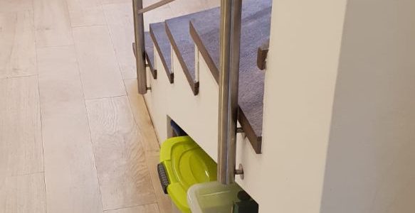 schody, schody na mieru, schodisko na mieru, samonosne schody, realizacia schodiska, sklenené zabradlie, kovové zábradlie, rekomplett, trnava, rekonštrukcia bytu