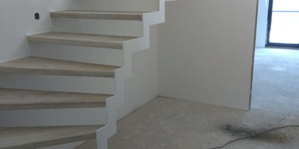 obklad schodiska, rekomplett Trnava