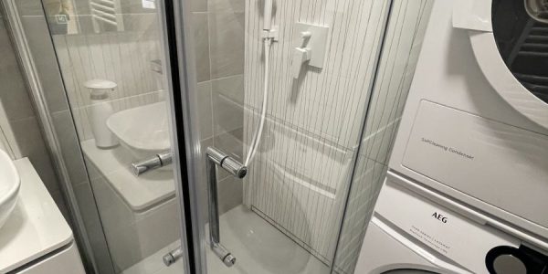 rekonštrukcia bytu, kúpeľňa, kuchyňa, pbývačka, toaleta, rekomplett, trnava, prerábky, interiérové dvere