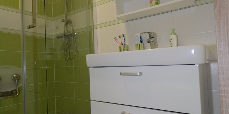 rekonštrukcia bytu, kúpeľňa, kuchyňa, pbývačka, toaleta, rekomplett, trnava, prerábky, interiérové dvere