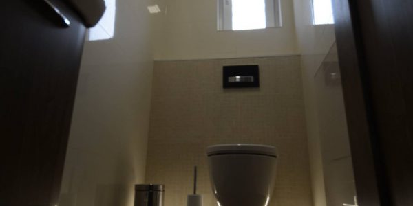 rekonštrukcia bytu, toaleta, rekomplett, trnava, prerábky, interiérové dvere