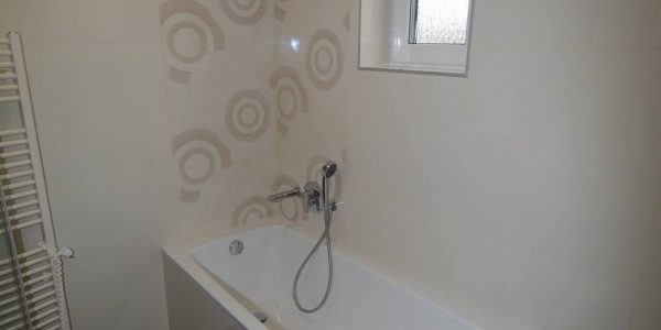 rekonštrukcia bytu, kúpeľňa, kuchyňa, pbývačka, toaleta, rekomplett, trnava, prerábky, interiérové dvere