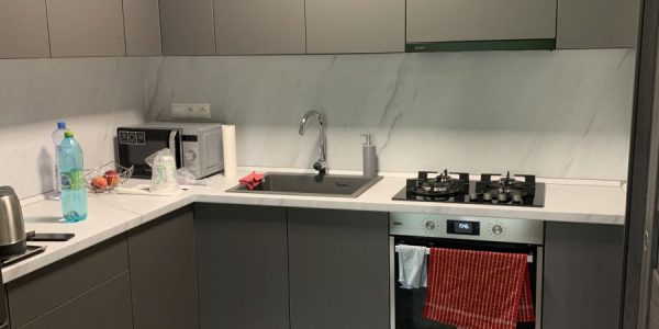 rekonštrukcia bytu, kúpeľňa, kuchyňa, pbývačka, toaleta, rekomplett, trnava, prerábky, interiérové dvere