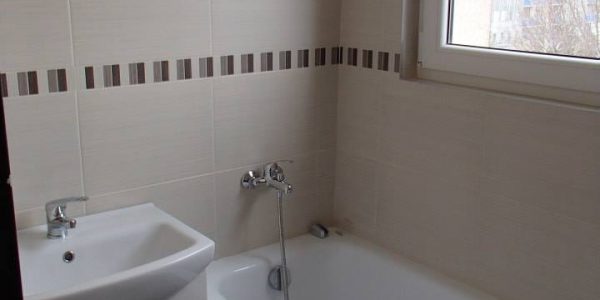 rekonštrukcia bytu, kúpeľňa, kuchyňa, pbývačka, toaleta, rekomplett, trnava, prerábky, interiérové dvere