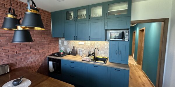 realizacie_rekomplett_trnava_foto_po_rekonstrukcii_bytu_kompletna_rekonstrukcia_kuchyna_kupelna_chodba_bytove_jadro11