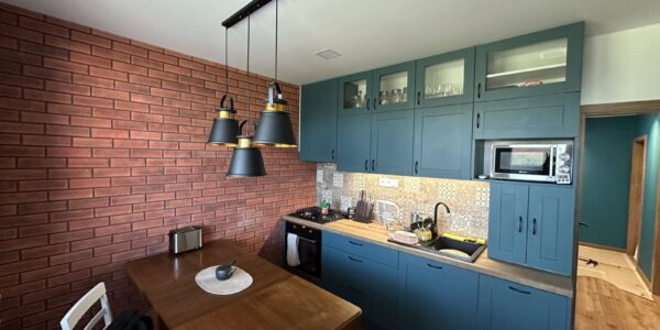 realizacie_rekomplett_trnava_foto_po_rekonstrukcii_bytu_kompletna_rekonstrukcia_kuchyna_kupelna_chodba_bytove_jadro12