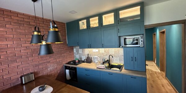 realizacie_rekomplett_trnava_foto_po_rekonstrukcii_bytu_kompletna_rekonstrukcia_kuchyna_kupelna_chodba_bytove_jadro13